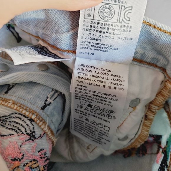 UNIQUE! LEVI'S 501 Embroidered Button Fly Cut-off Floral Denim Shorts - Picture 11 of 15